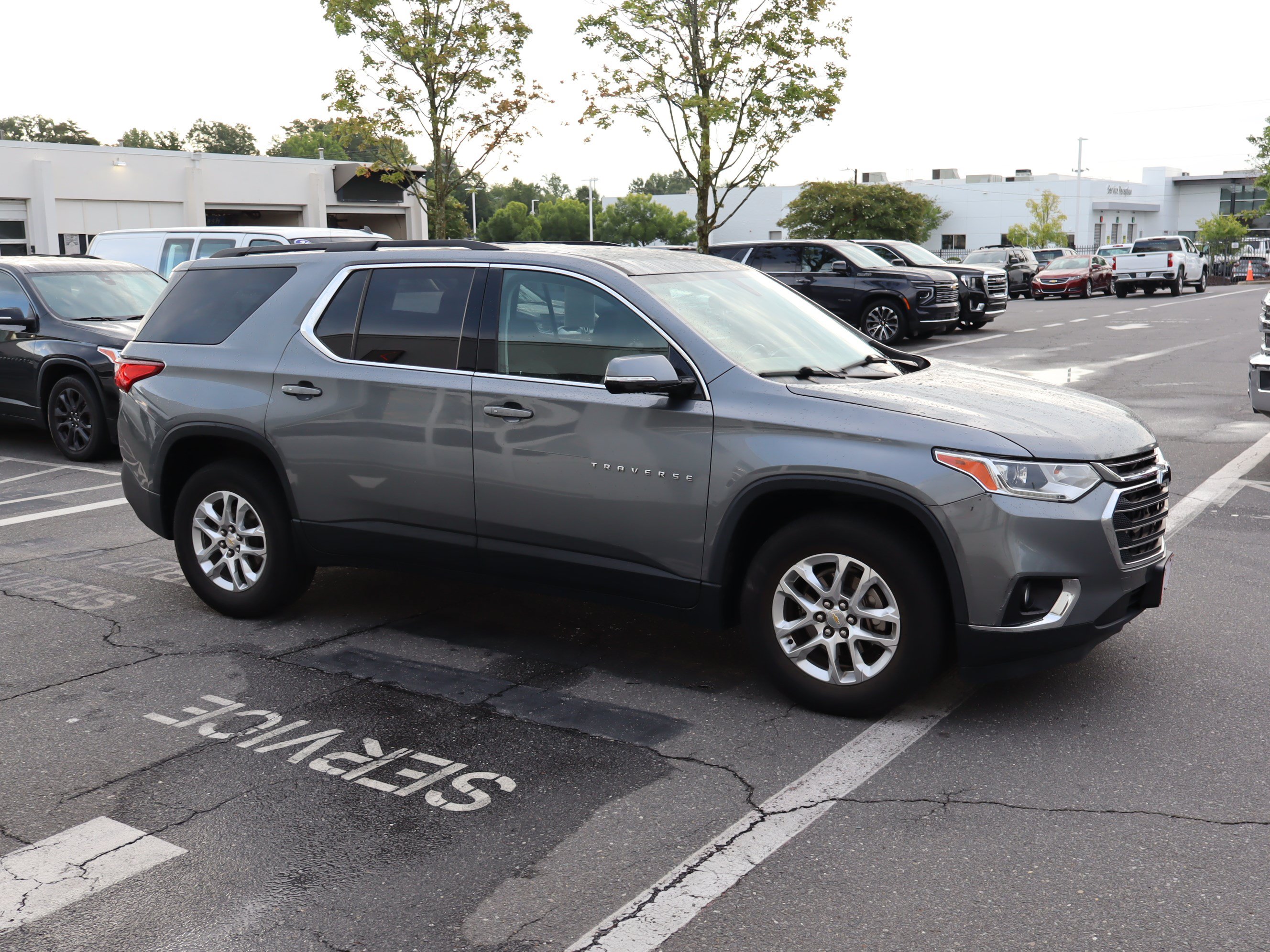 Used 2019 Chevrolet Traverse LT FWD image 13