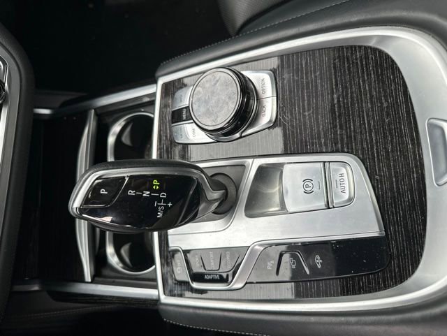 Used 2017 BMW 750i RWD image 33