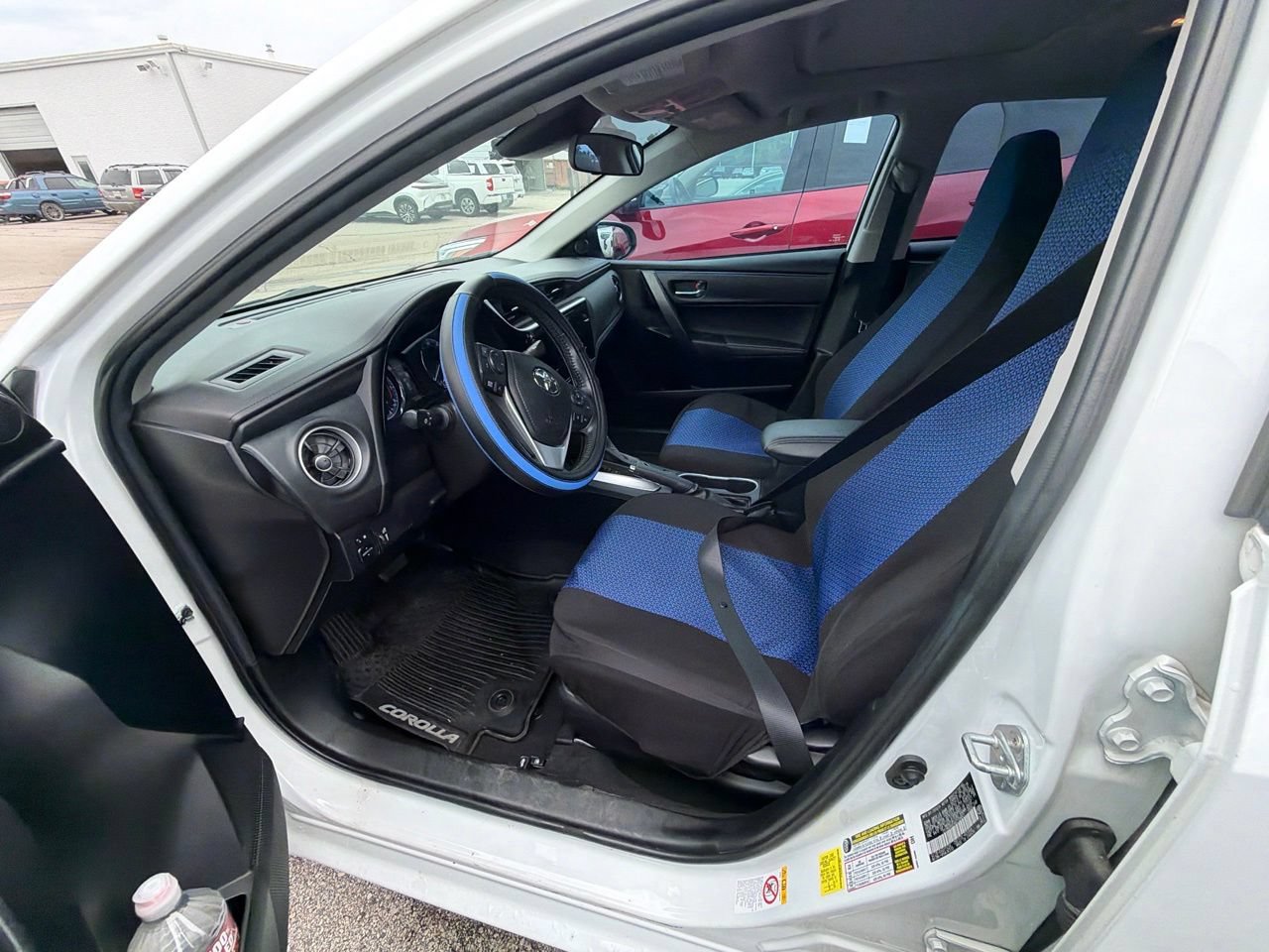 Used 2019 Toyota Corolla SE w/ SE Premium Package FWD image 10