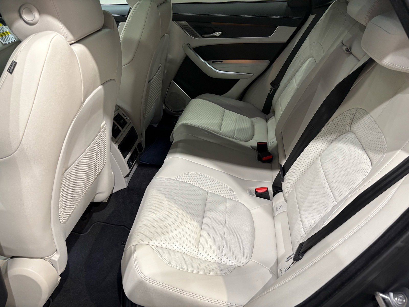 New 2026 Jaguar F-PACE R-Dynamic S image 11