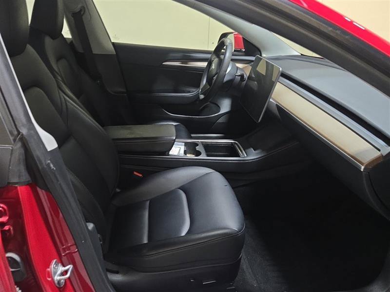 Used 2023 Tesla Model 3 Standard Range image 4
