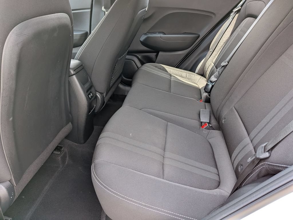 Used 2025 Hyundai Venue SEL FWD image 27