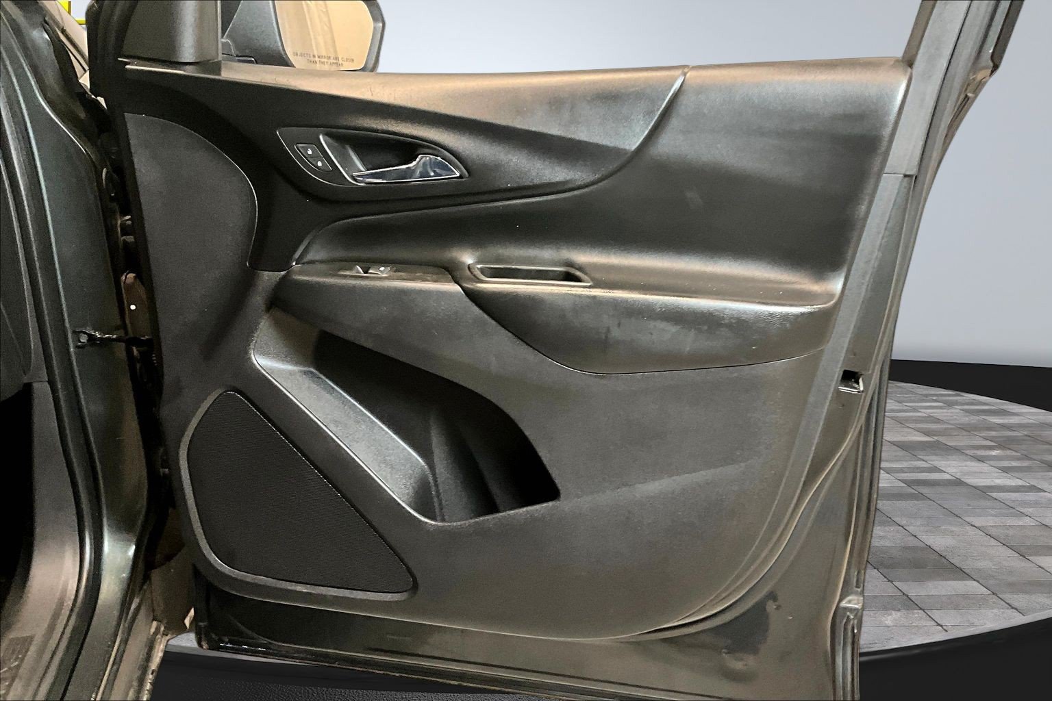 Used 2020 Chevrolet Equinox LT FWD image 28
