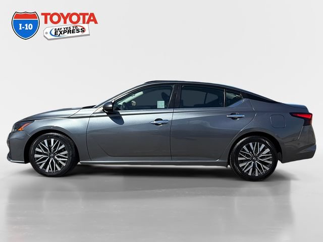 Used 2023 Nissan Altima 2.5 SV FWD image 2