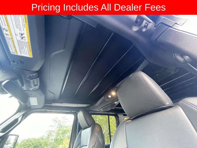 Used 2025 Jeep Wrangler Unlimited Sahara w/ Safety Group AWD/4WD image 25