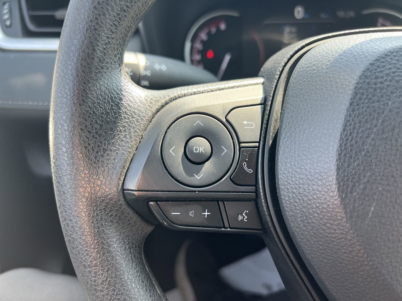 Used 2024 Toyota RAV4 LE AWD/4WD image 19
