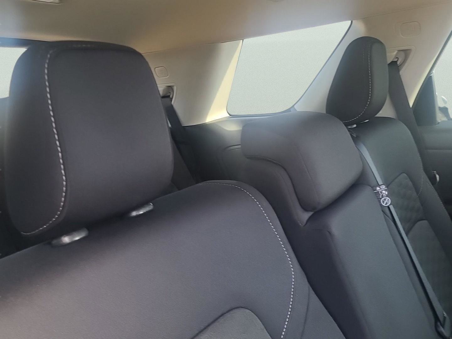 Used 2024 Nissan Pathfinder S image 12