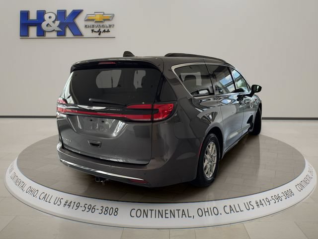 Used 2022 Chrysler Pacifica Touring-L FWD image 6