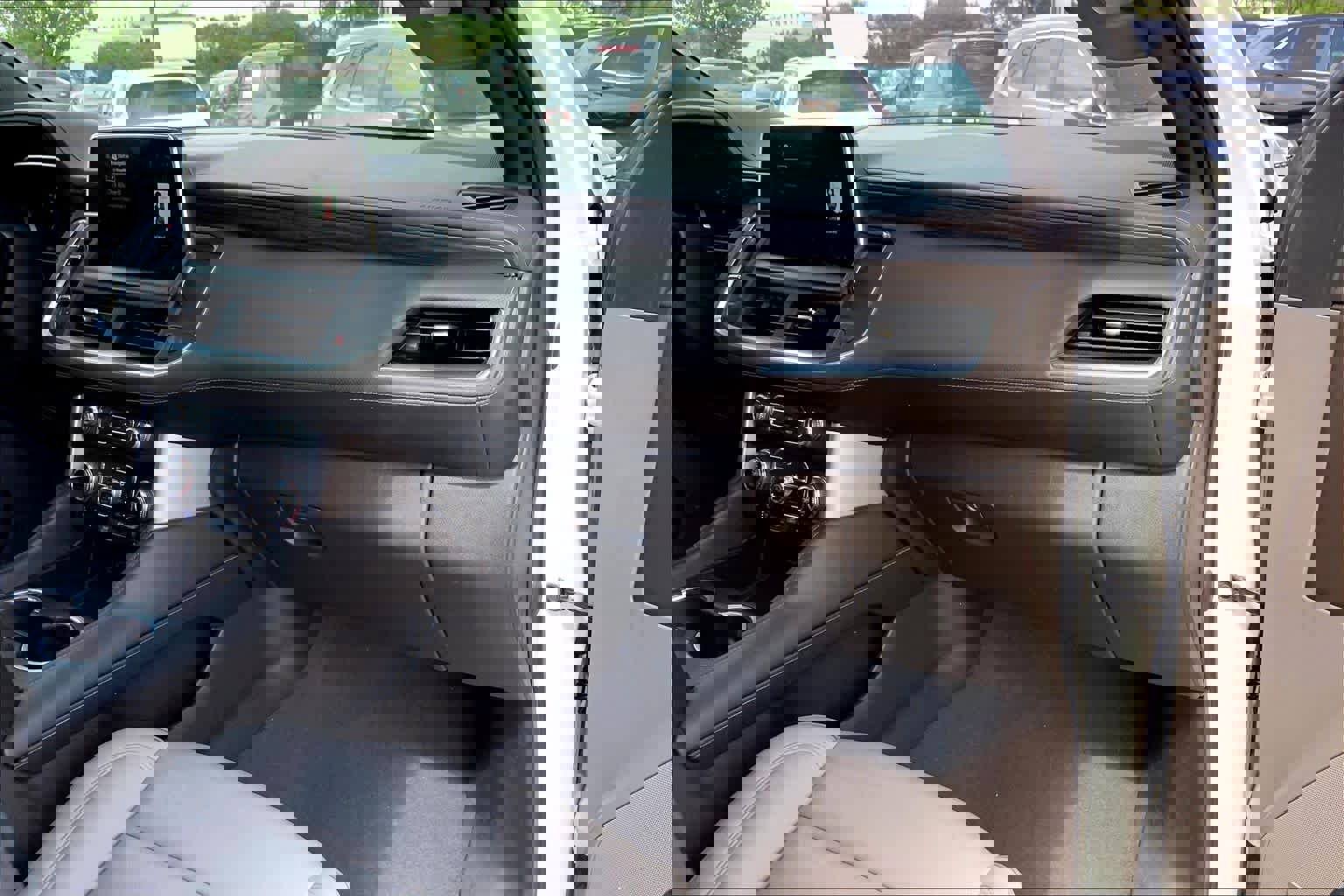 Used 2023 GMC Yukon SLT w/ SLT Premium Package AWD/4WD image 19