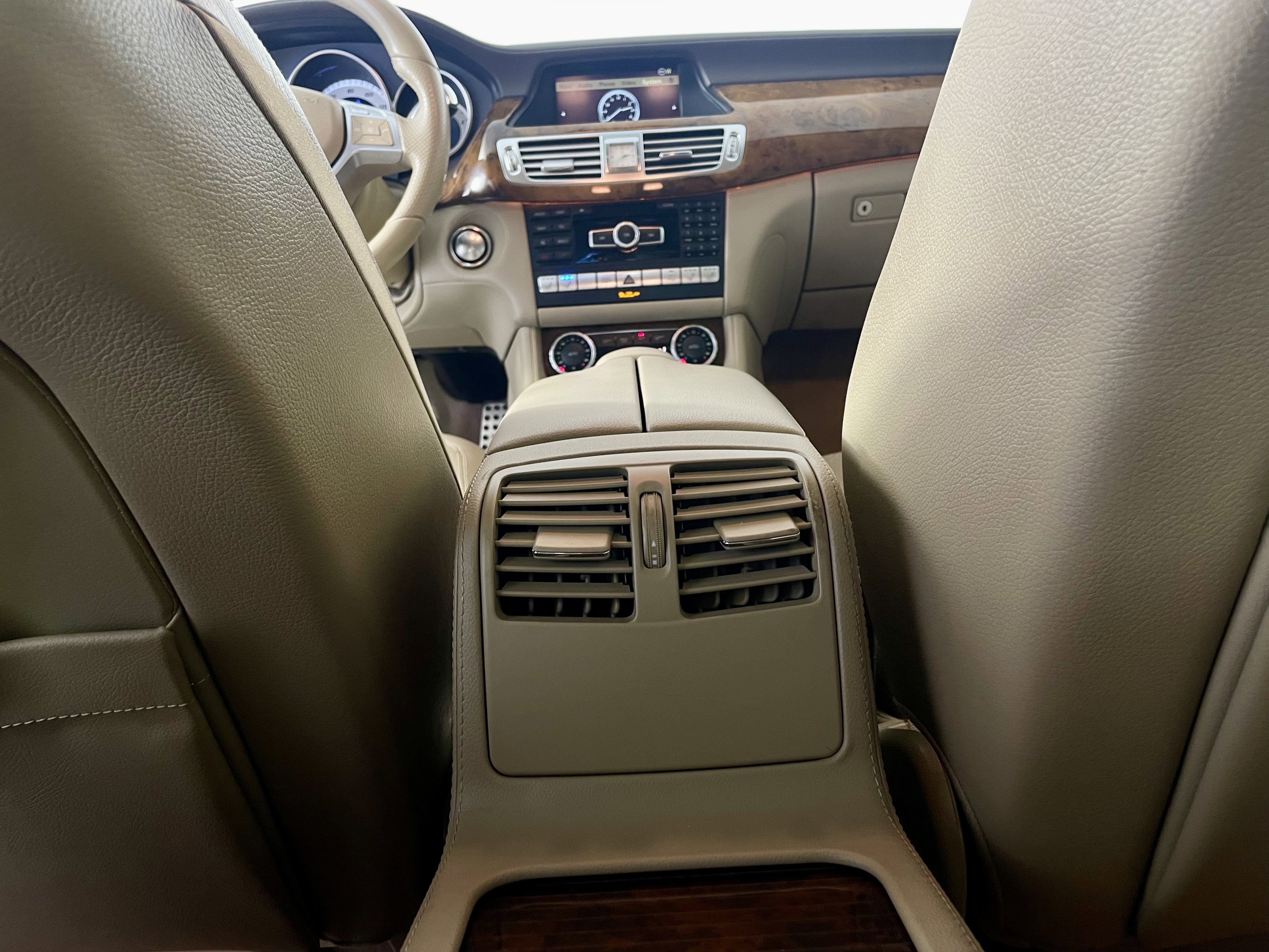 Used 2012 Mercedes-Benz CLS 550 image 23