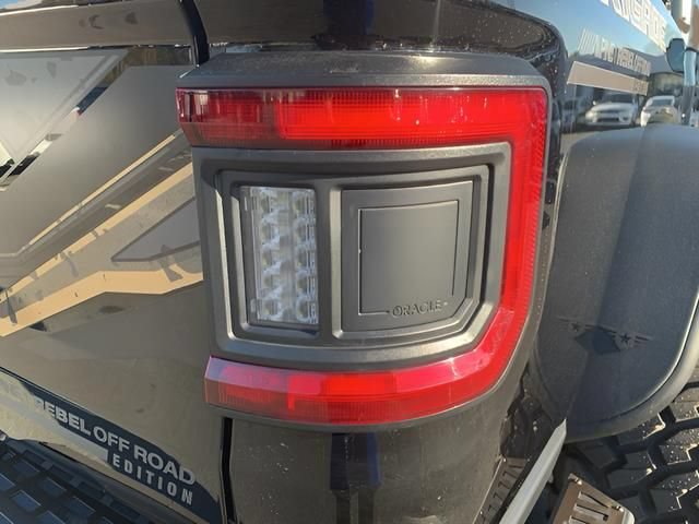 Used 2023 Jeep Gladiator Sport AWD/4WD image 24