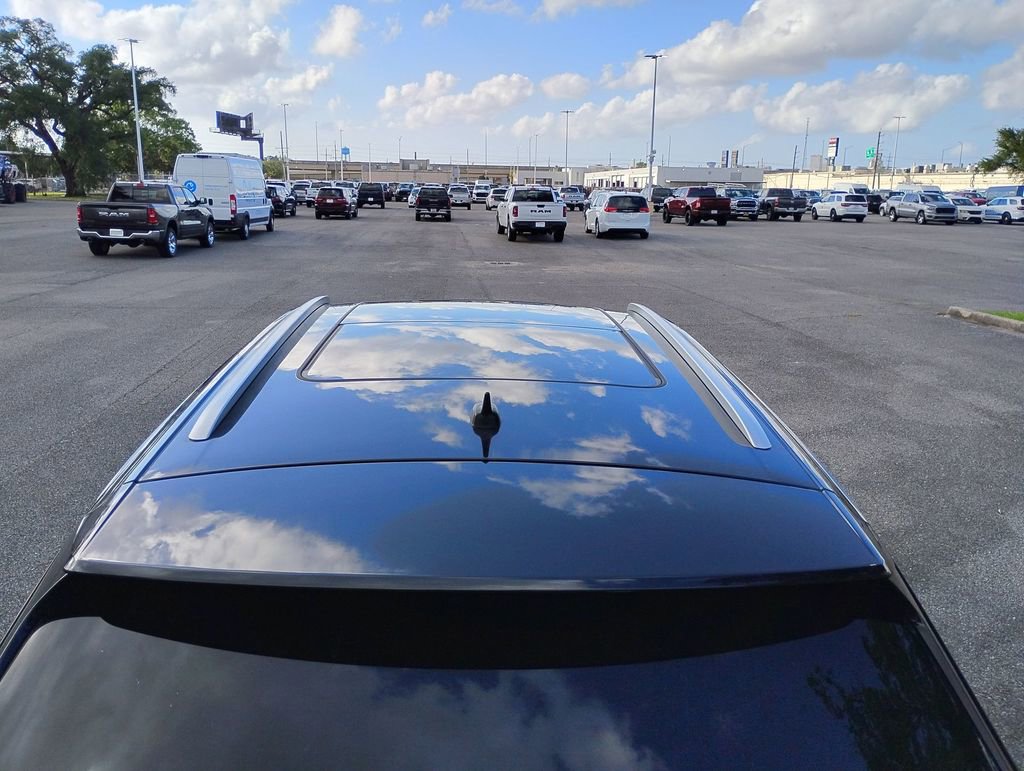 Used 2021 Volkswagen Atlas Cross Sport SEL AWD/4WD image 34