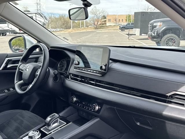 Used 2024 Mitsubishi Outlander SE Black Edition image 27