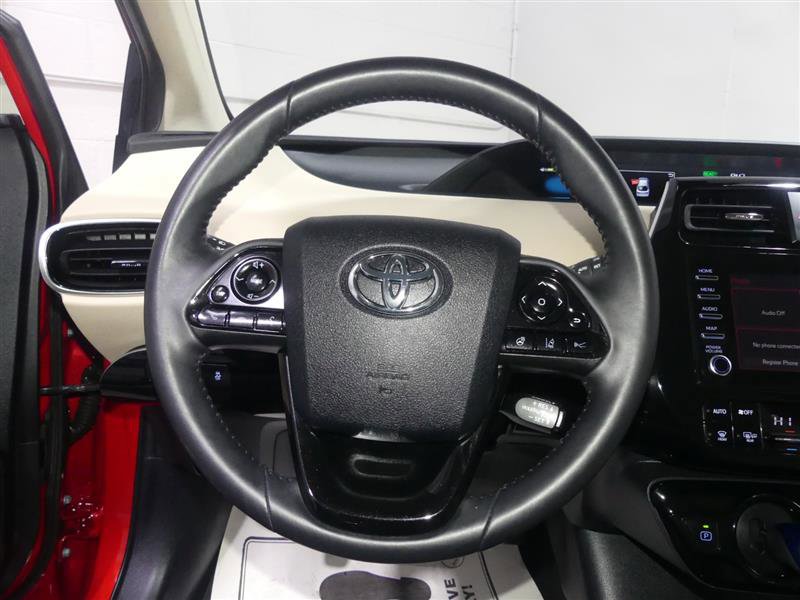 Used 2020 Toyota Prius XLE image 30