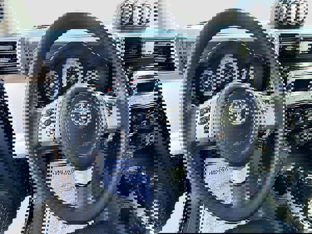 Used 2013 Toyota FJ Cruiser 4WD image 12