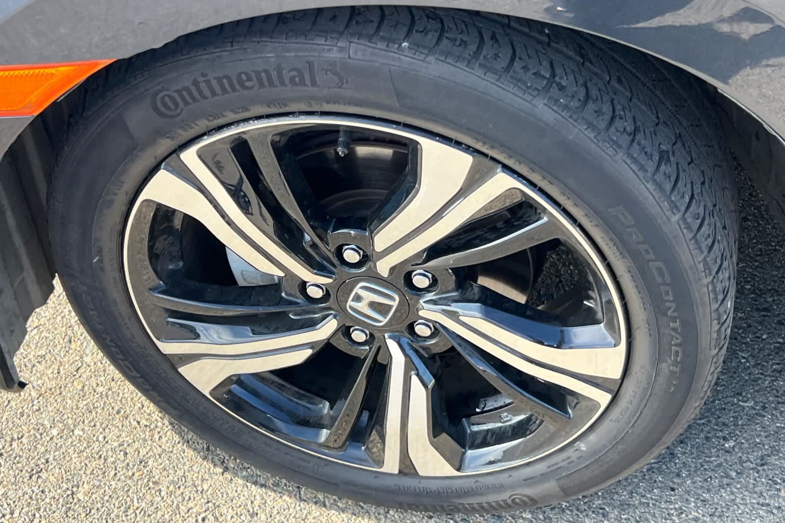 Used 2017 Honda Civic Touring image 10