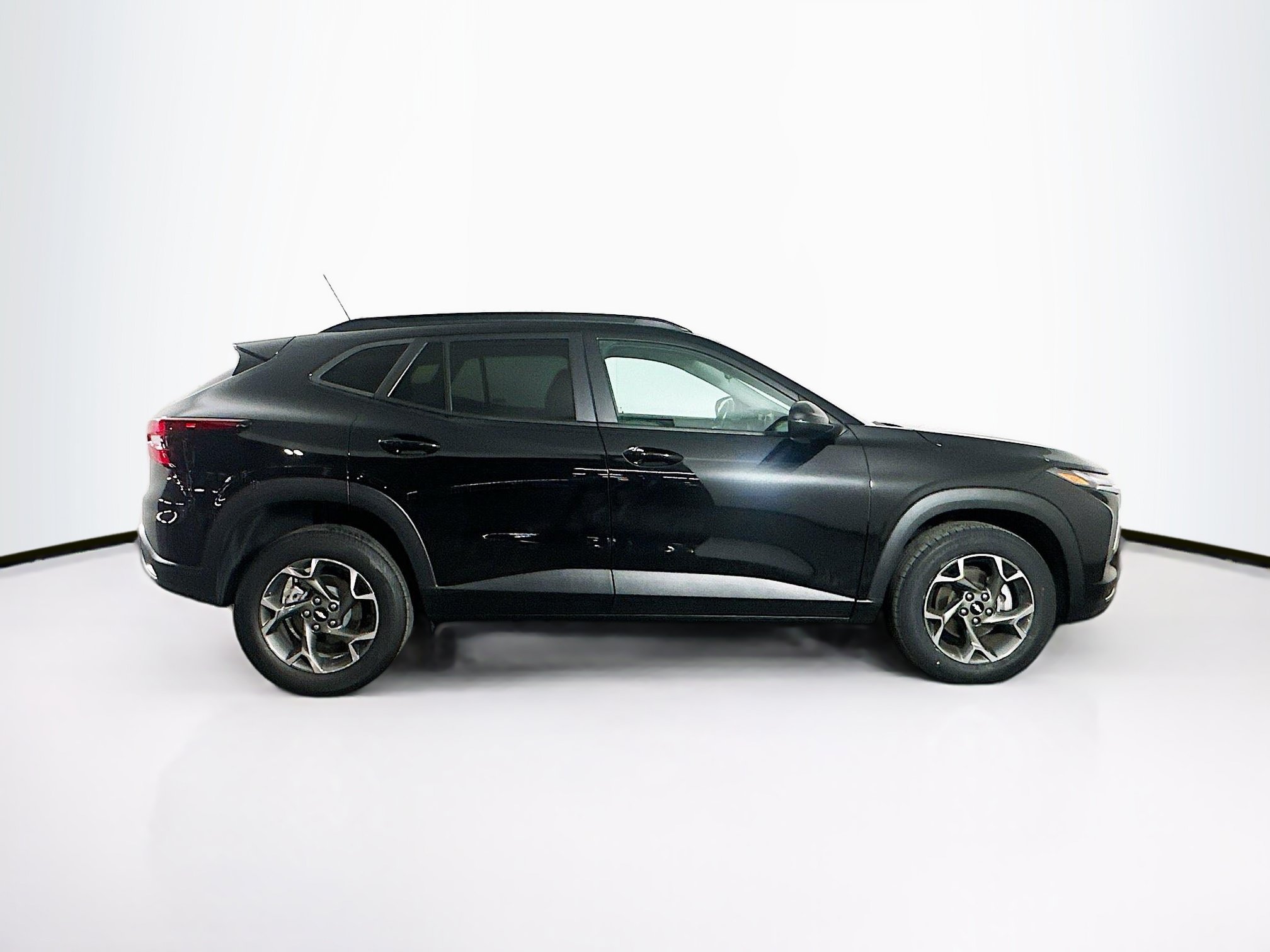 Used 2024 Chevrolet Trax LT w/ Driver Confidence Package FWD image 10