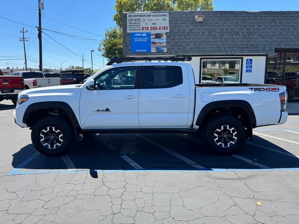 Used 2021 Toyota Tacoma TRD Off-Road w/ Technology Package AWD/4WD image 5