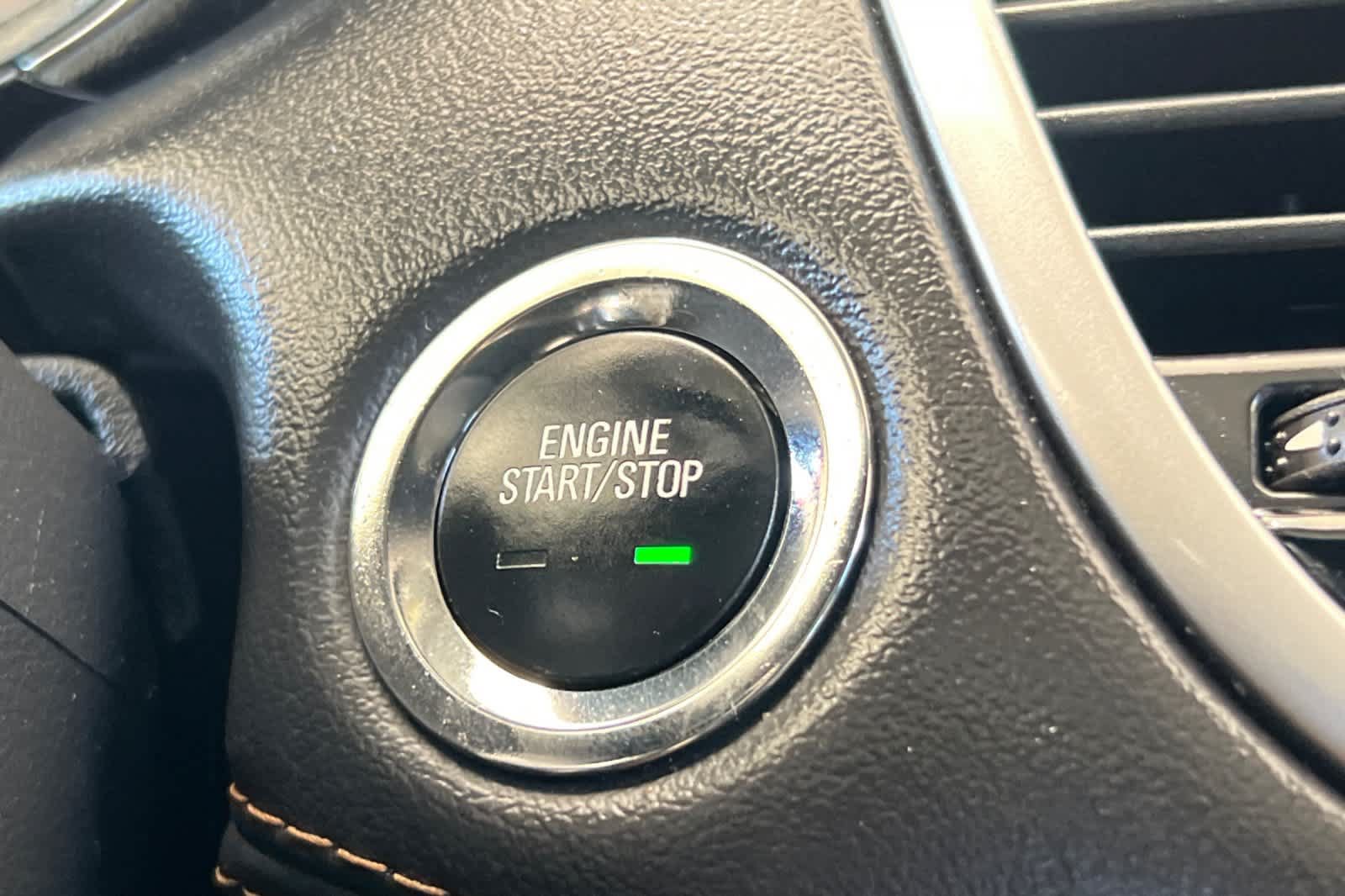 Used 2022 Chevrolet Trax LT w/ LT Convenience Package FWD image 23