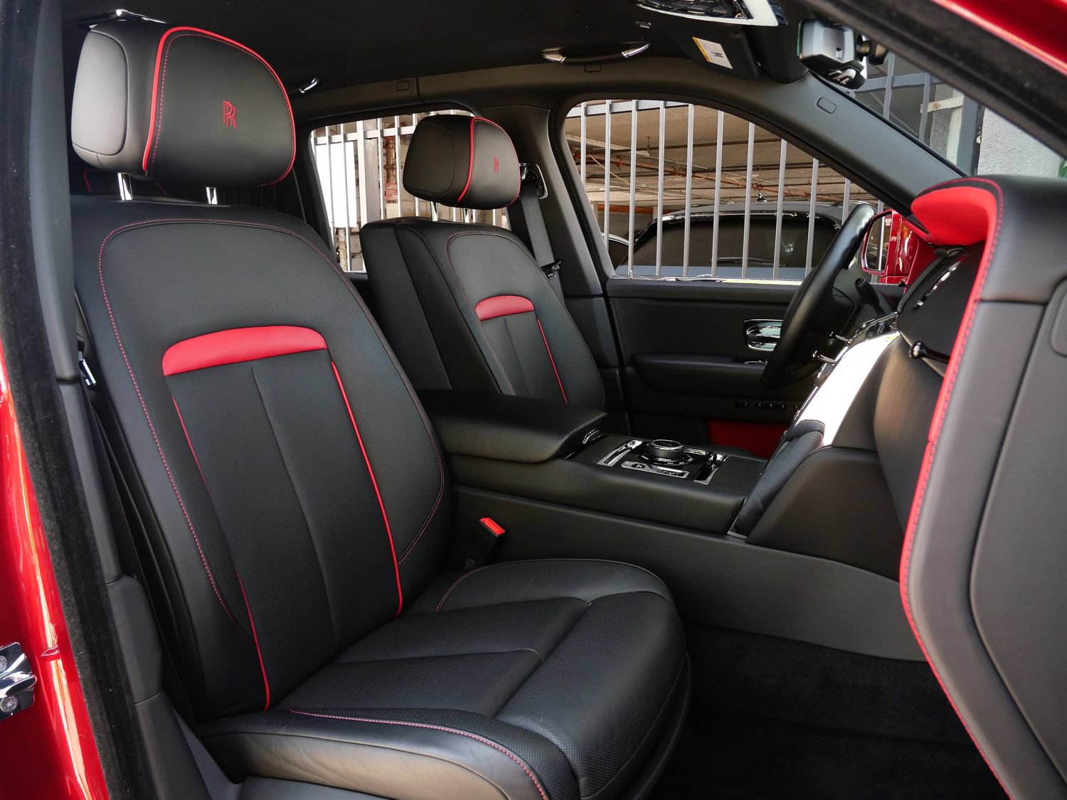 Used 2023 Rolls-Royce Cullinan AWD/4WD image 31