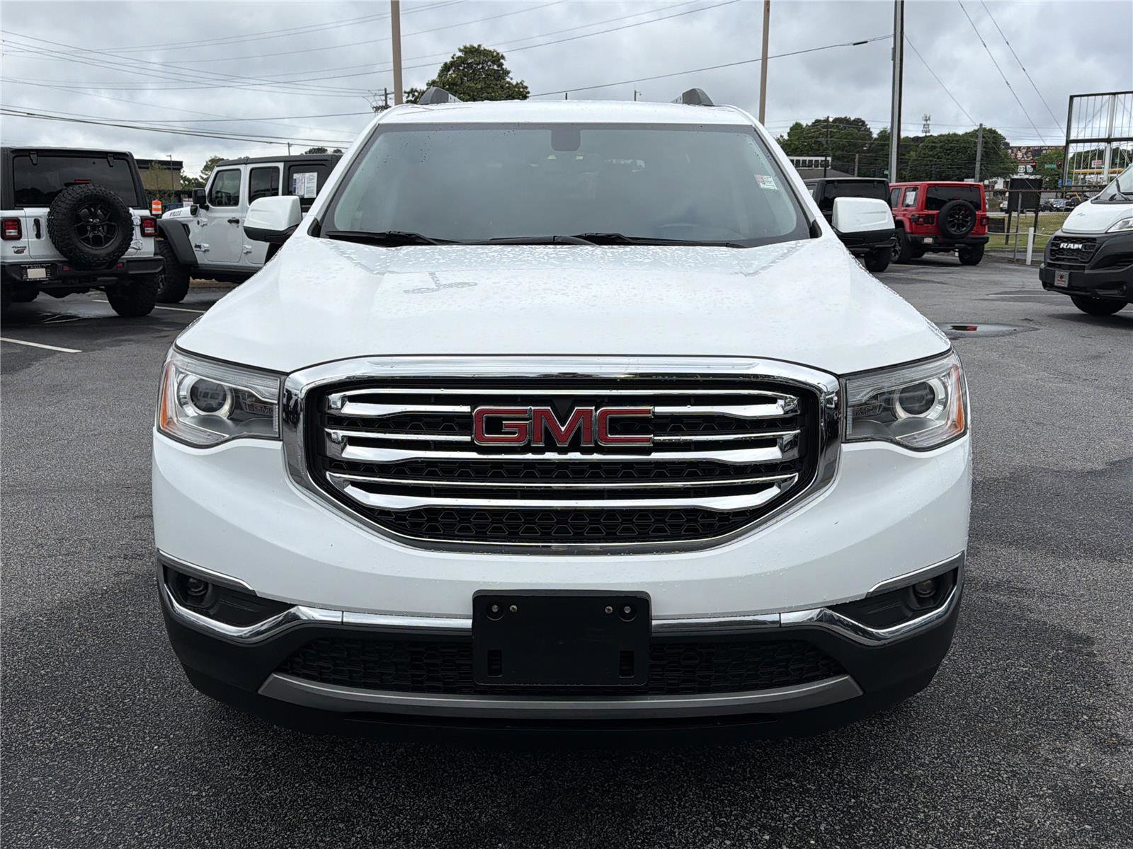 Used 2018 GMC Acadia SLE w/ Driver Alert Package I FWD image 3