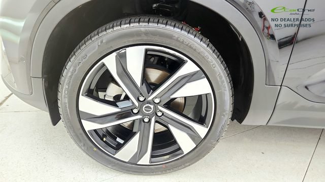 Used 2024 Volvo XC40 B5 Plus w/ Protection Package Premier AWD/4WD image 78
