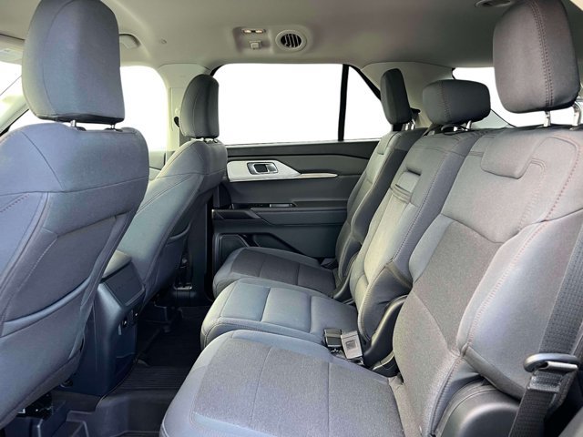 Used 2026 Ford Explorer Active AWD/4WD image 14