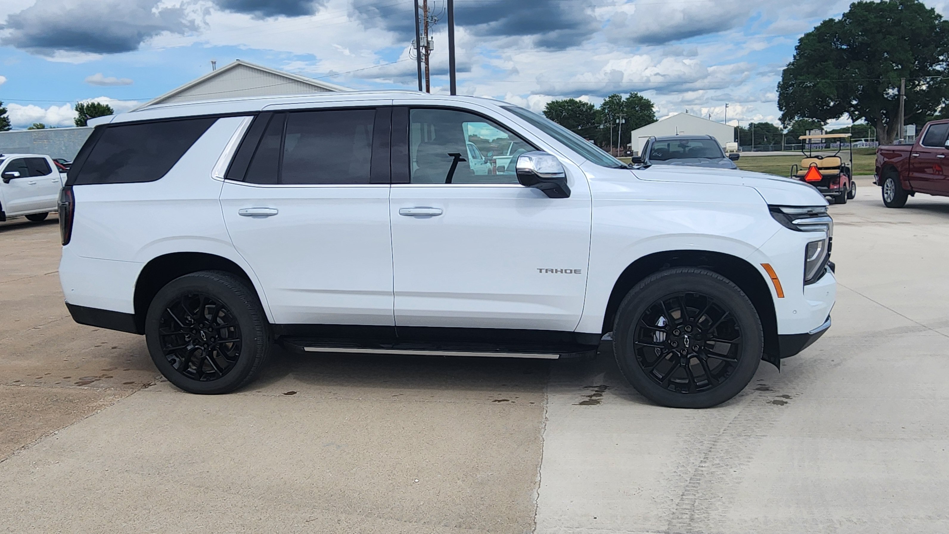 Used 2026 Chevrolet Tahoe Premier w/ Sun And Tow Package AWD/4WD image 4