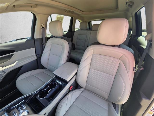 Used 2025 Lincoln Nautilus Reserve image 14