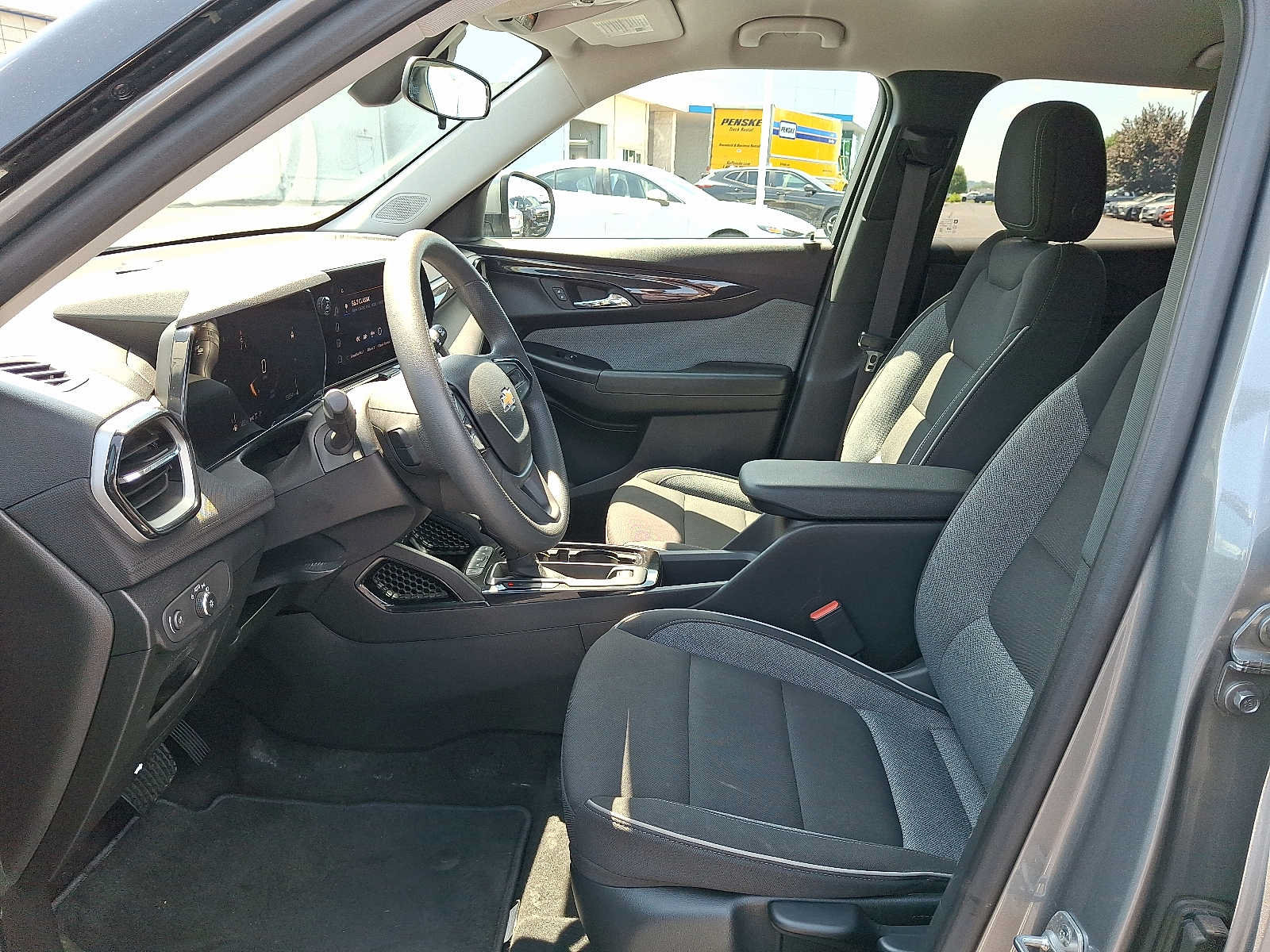 Used 2024 Chevrolet TrailBlazer LT w/ Driver Confidence Package AWD/4WD image 13