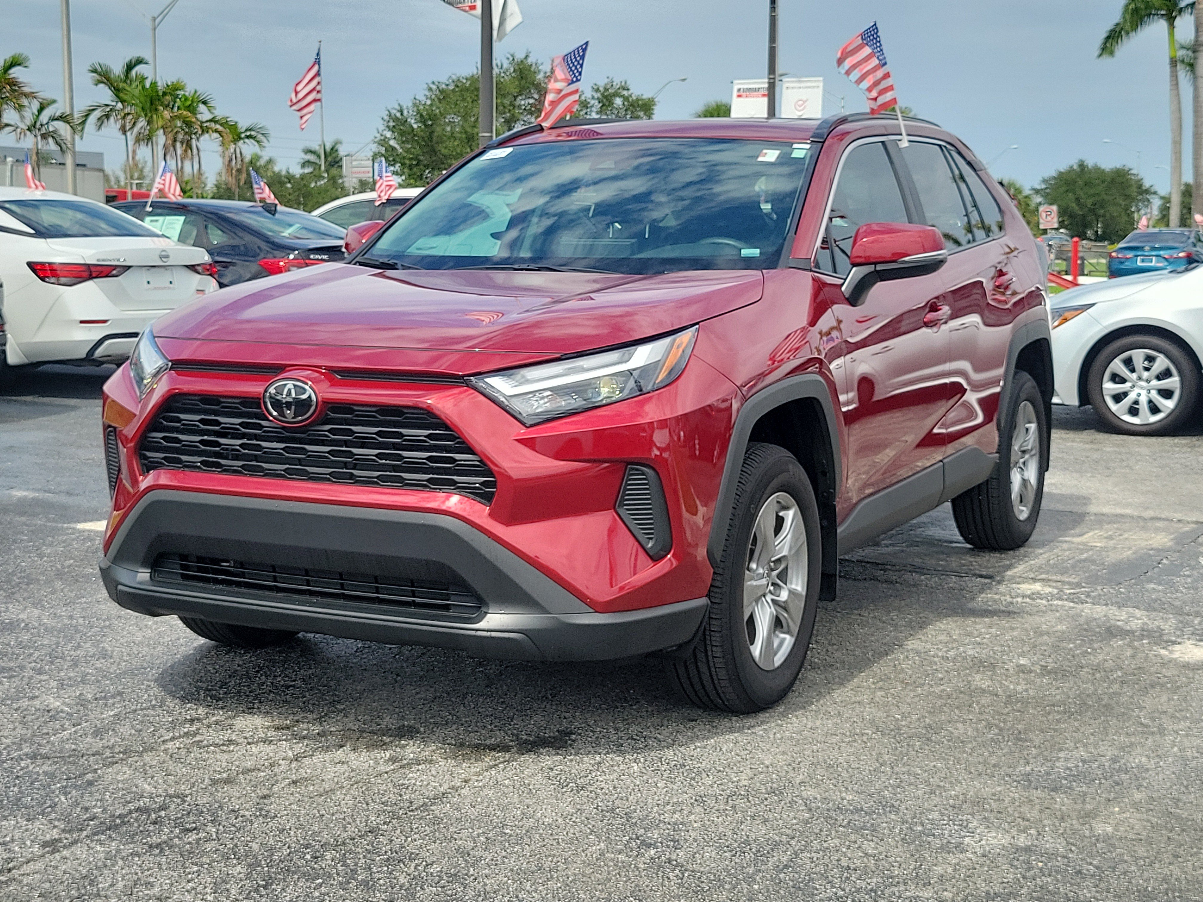 Used 2025 Toyota RAV4 XLE w/ Convenience Package FWD image 5