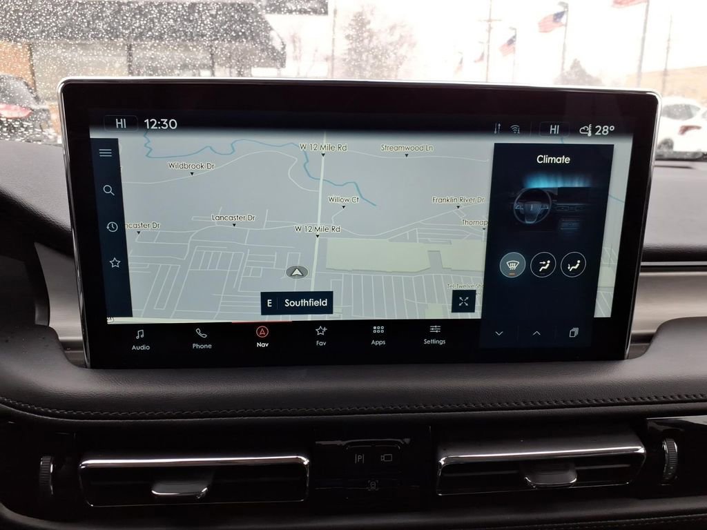 Certified 2023 Lincoln Nautilus AWD w/ Premium Package image 13