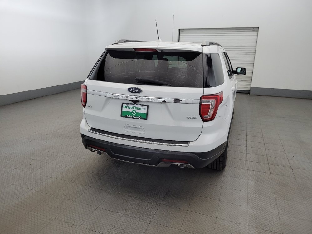 Used 2018 Ford Explorer XLT w/ Equipment Group 202A AWD/4WD image 7