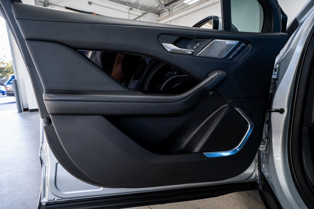 Used 2020 Jaguar I-PACE S image 32