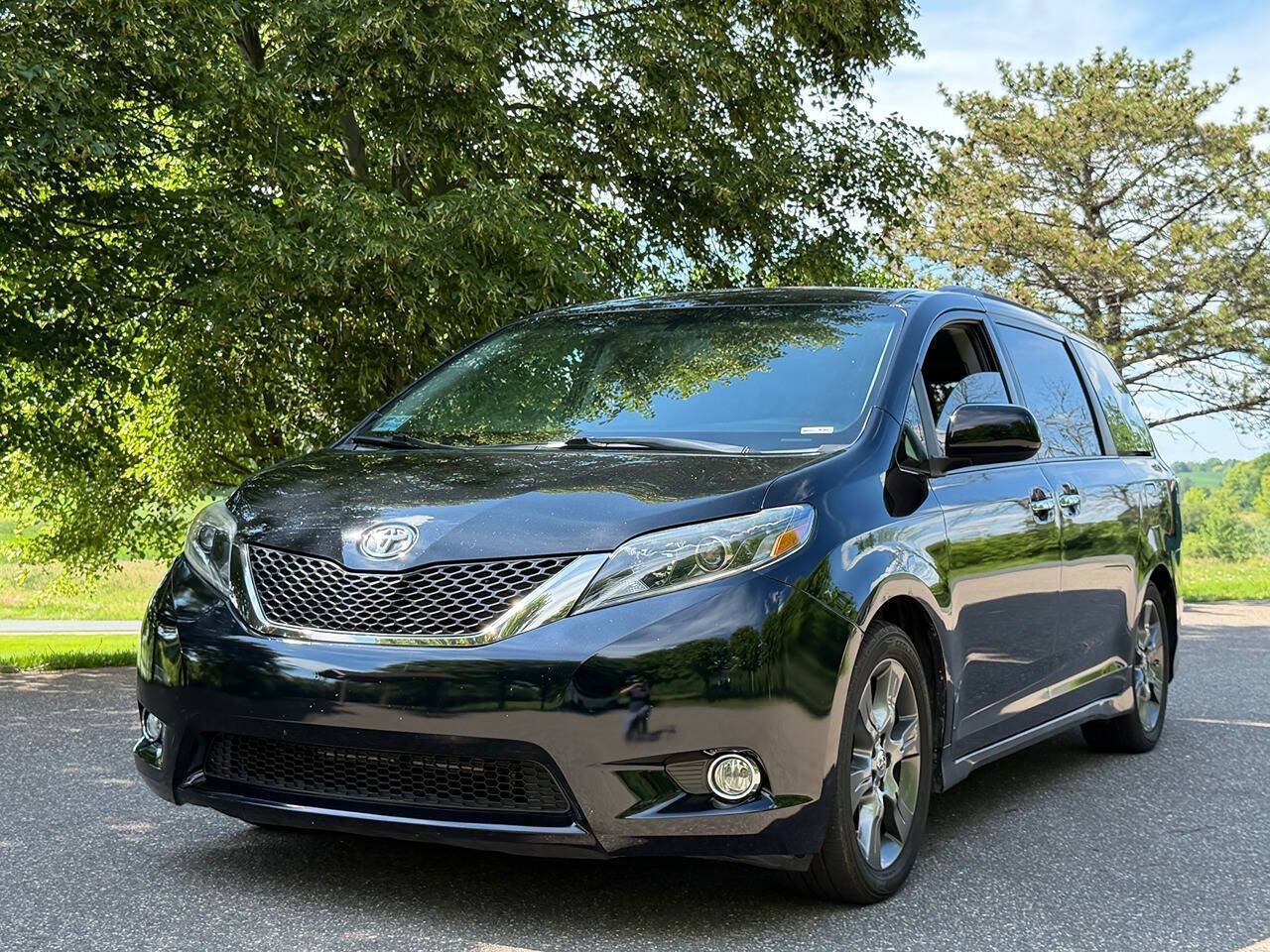 Used 2015 Toyota Sienna SE