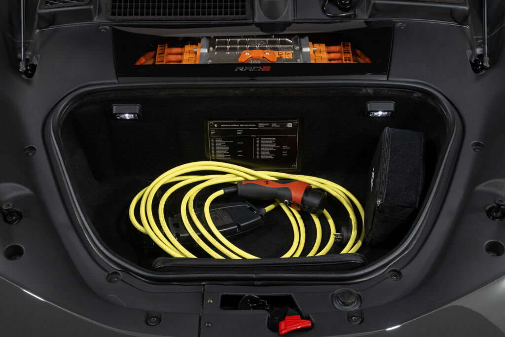 Used 2023 Ferrari SF90 Spider image 23