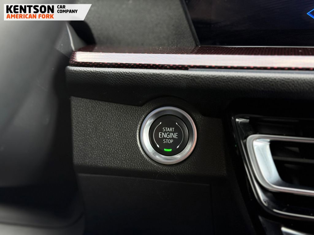 Used 2025 Chevrolet Traverse Z71 AWD/4WD image 27