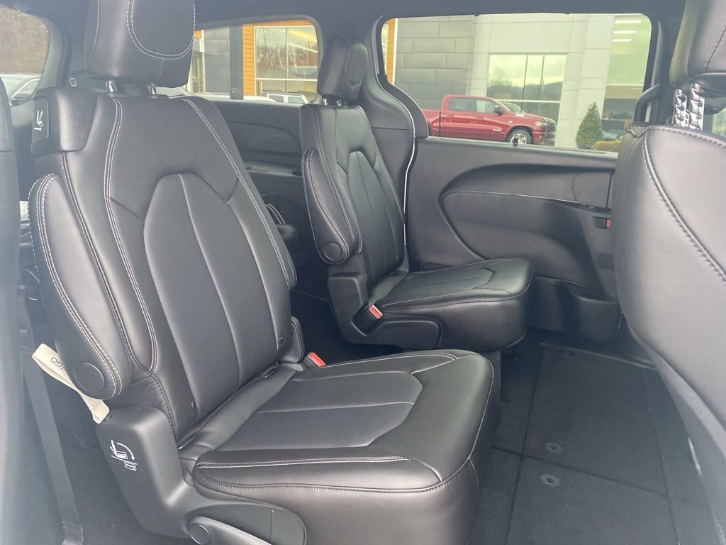 New 2026 Chrysler Voyager LX image 12