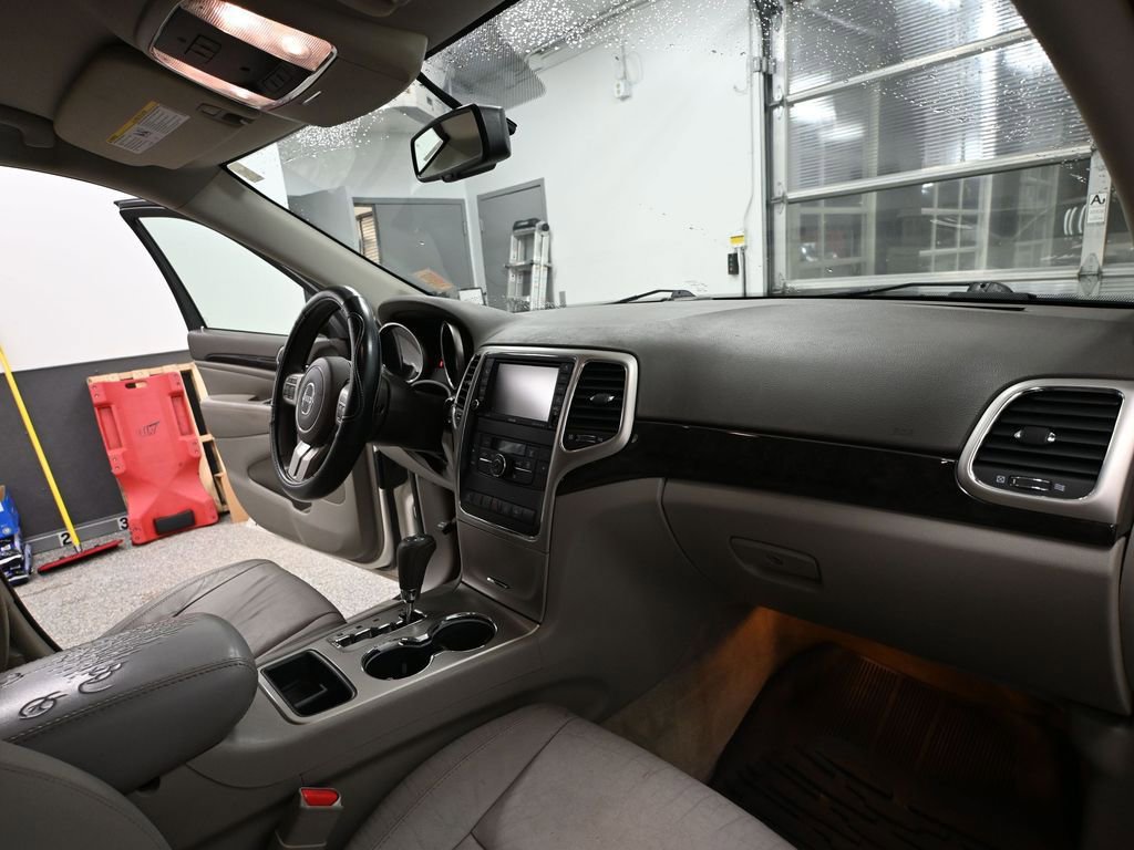 Used 2012 Jeep Grand Cherokee Laredo image 50