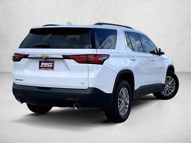 Used 2023 Chevrolet Traverse LT FWD image 2