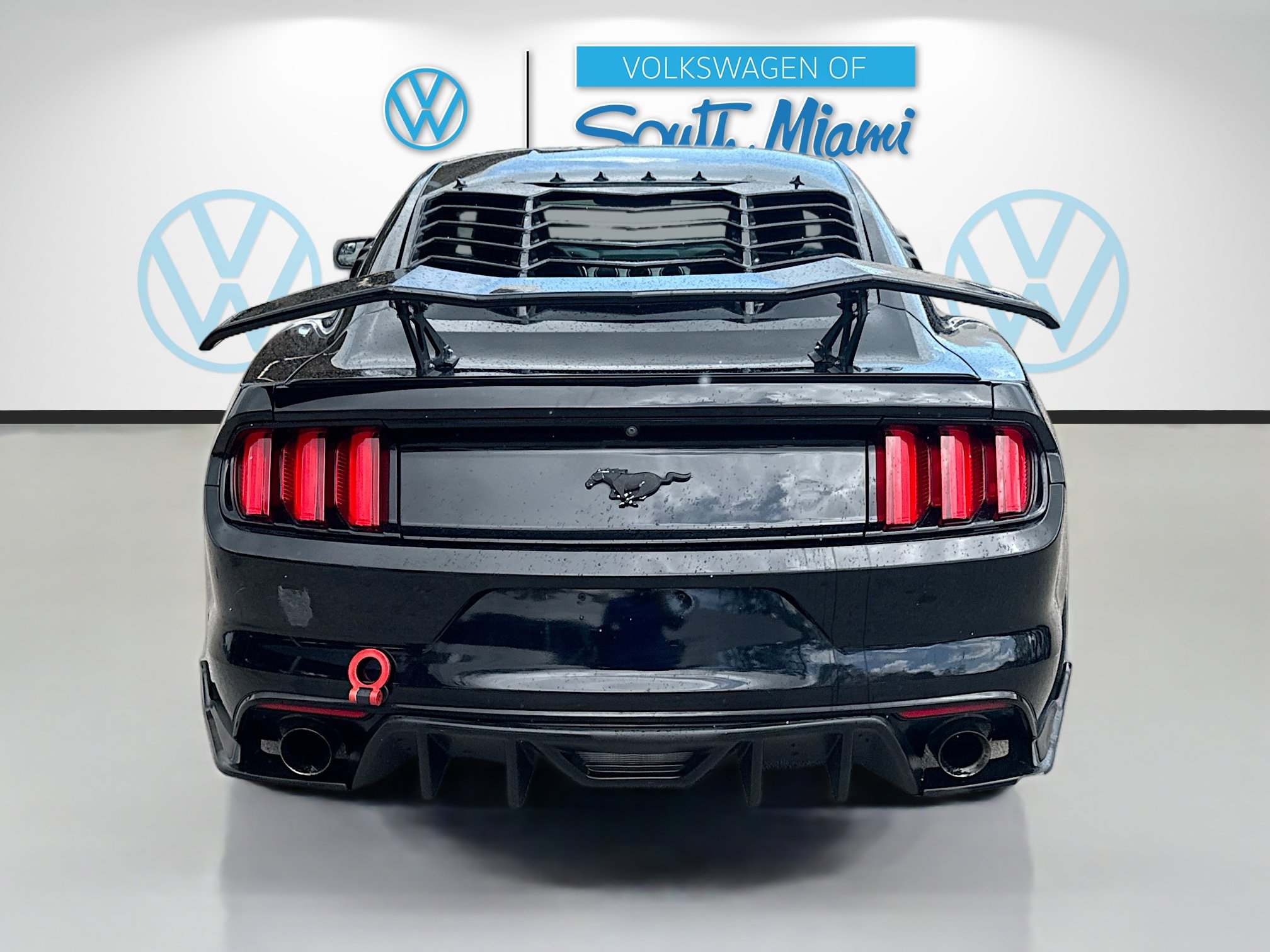 Used 2017 Ford Mustang EcoBoost image 6