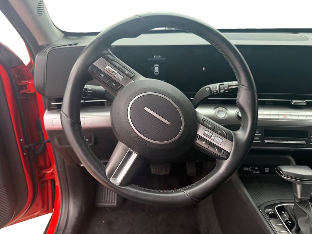 Certified 2025 Hyundai Kona SEL image 12