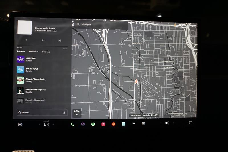 Used 2022 Tesla Model S Plaid image 23