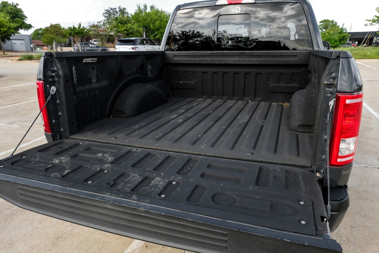 Used 2017 Ford F150 XLT w/ Equipment Group 302A Luxury AWD/4WD image 55