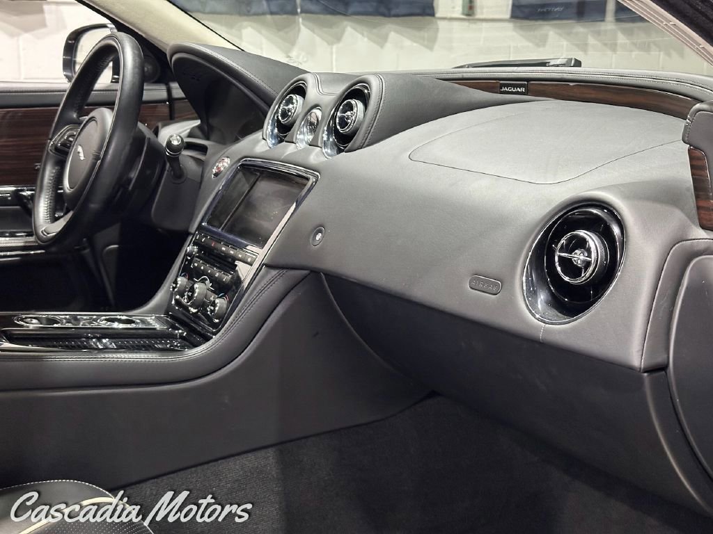 Used 2014 Jaguar XJ L Portfolio image 18