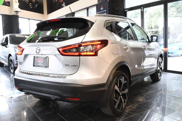 Used 2022 Nissan Rogue Sport SL AWD/4WD image 10