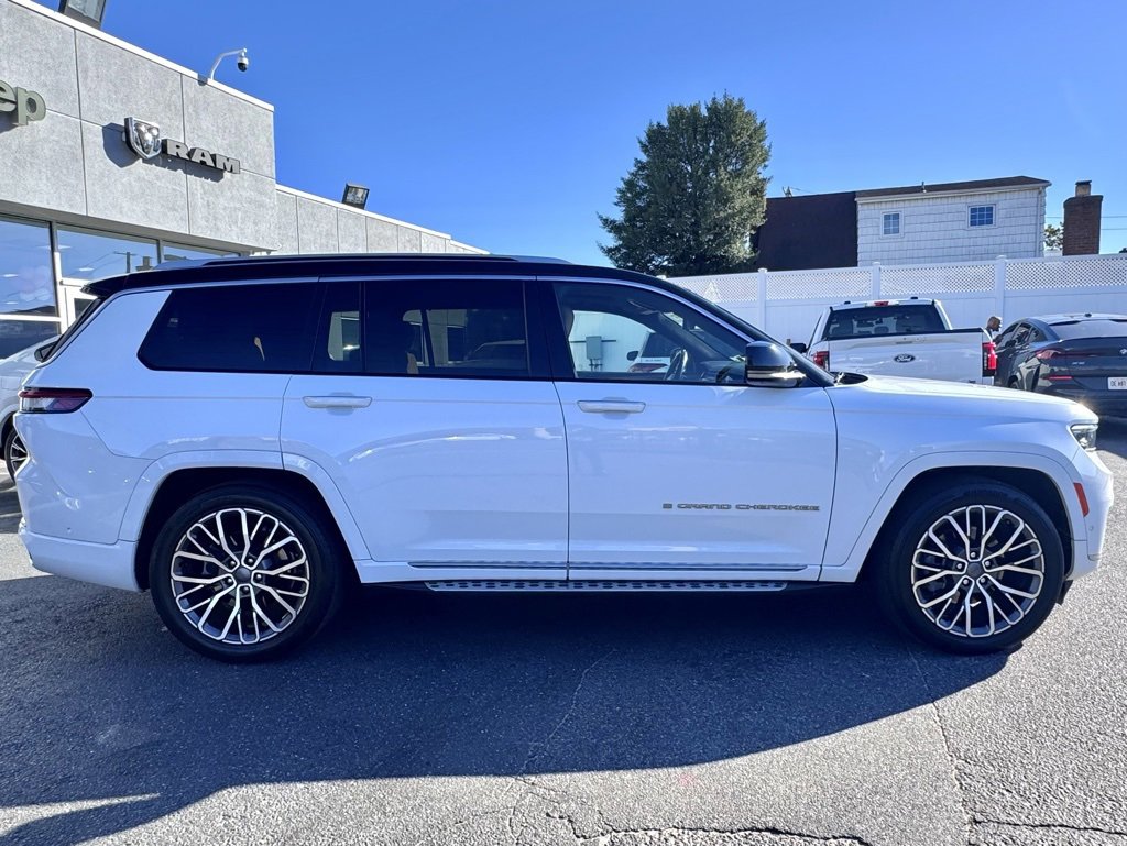 Certified 2022 Jeep Grand Cherokee L Summit image 8