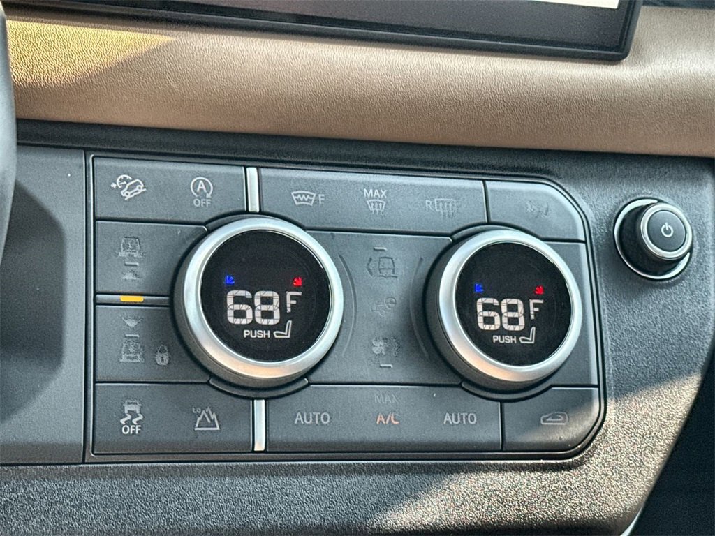 Used 2025 Land Rover Defender 130 S image 26