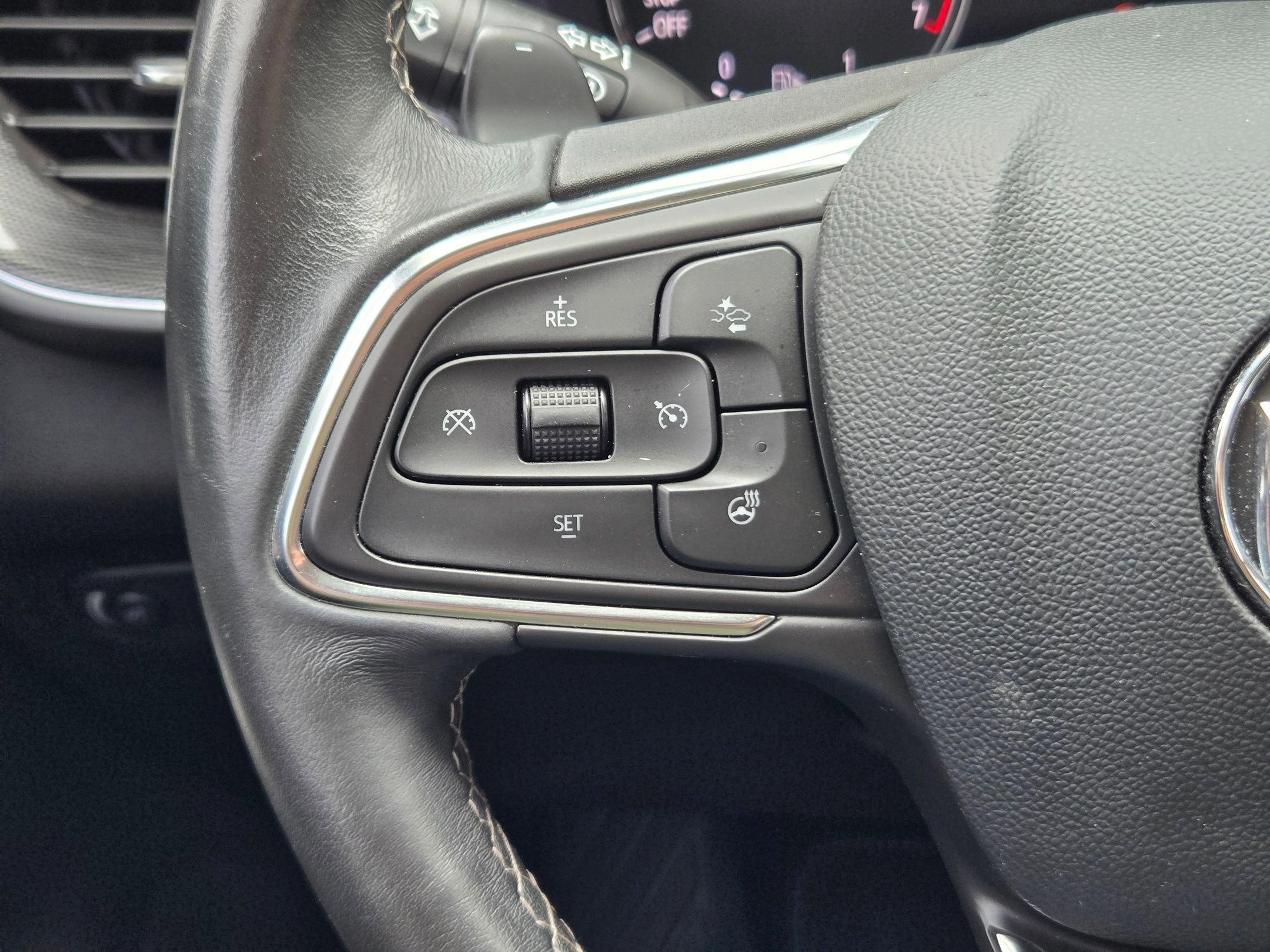 Certified 2021 Buick Envision Essence w/ Technology Package I FWD image 12