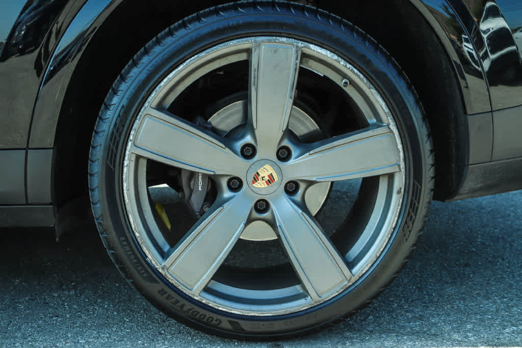 Used 2023 Porsche Cayenne Platinum Edition AWD/4WD image 12